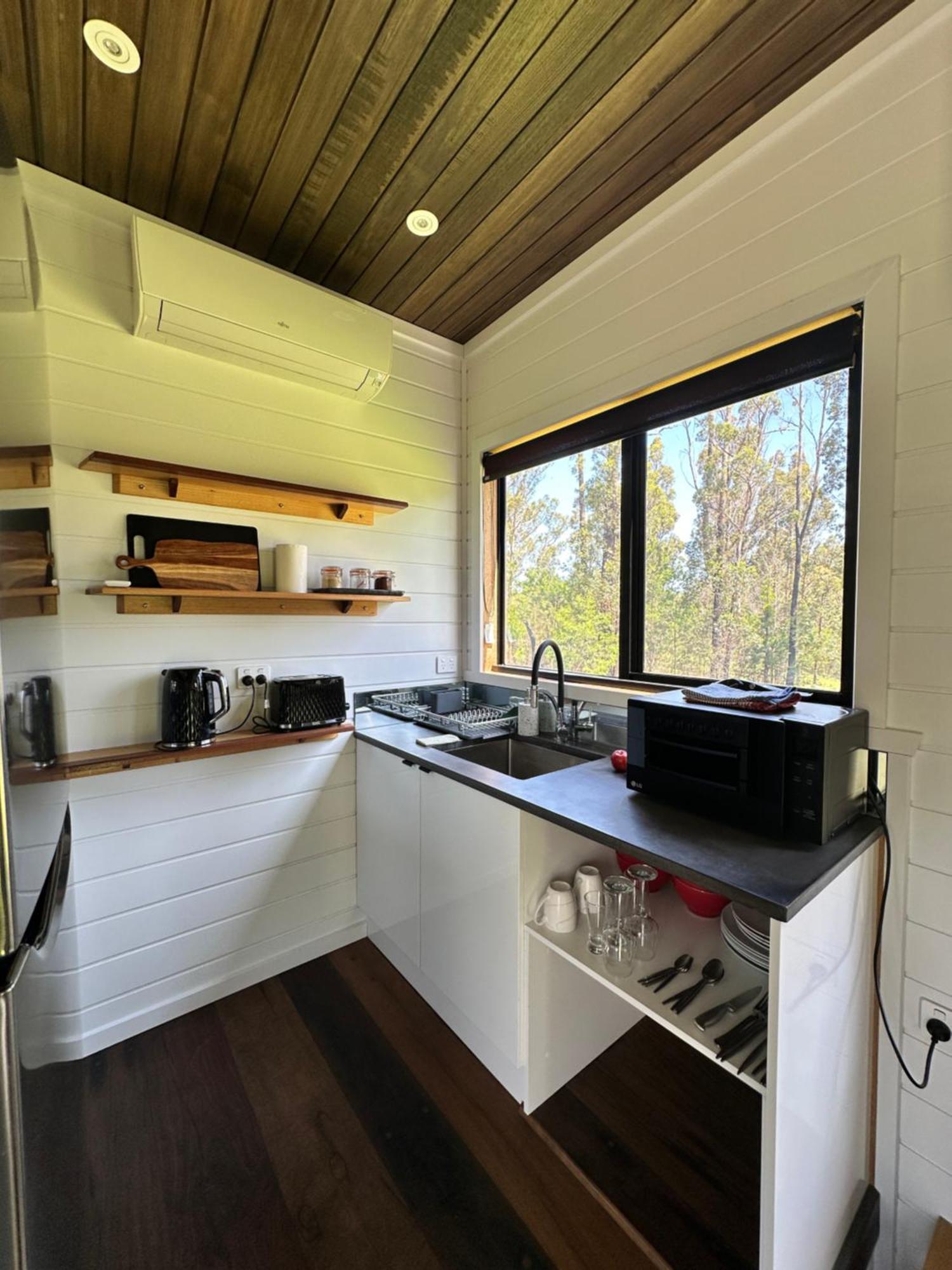 Ocean Breeze Tiny House - Ocean And Lake View Mallacoota Exterior foto